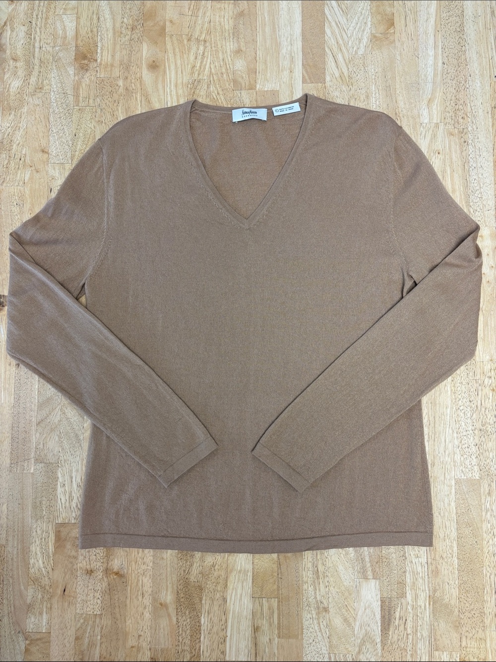 Neiman Marcus Cashmere Sweater V Neck Pullover Top Camel Tan Light Brown Large L